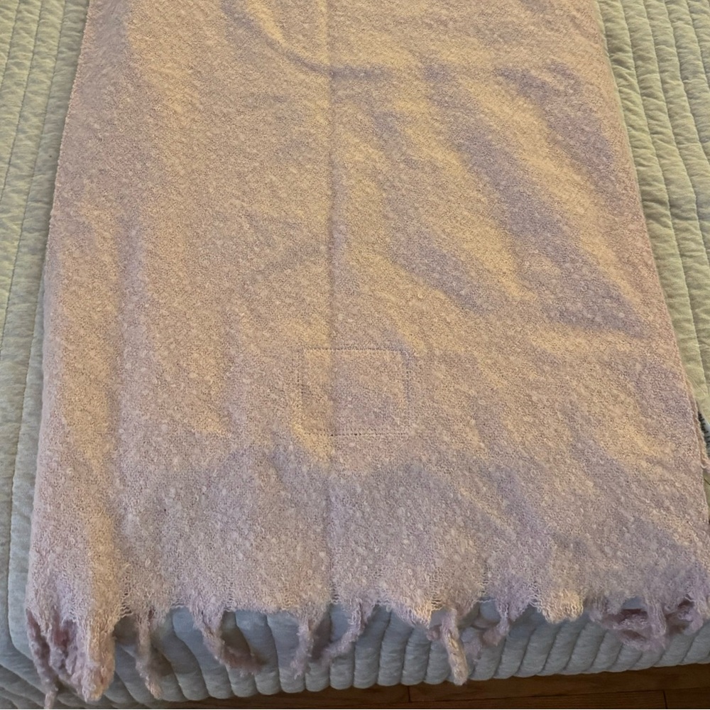 NWT Calvin Klein baby pink blanket scarf